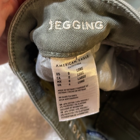 American Eagle Green Jeggings‎ - Picture 9 of 10